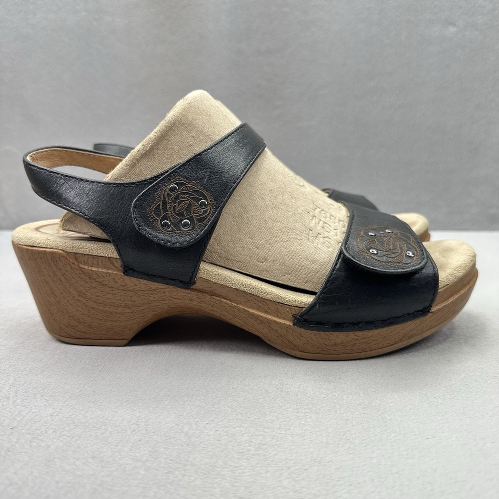 Womensā 8.5-9 (EU 39) Dansko Sonnet Wedge Sandals Black Leather Rose Embossed